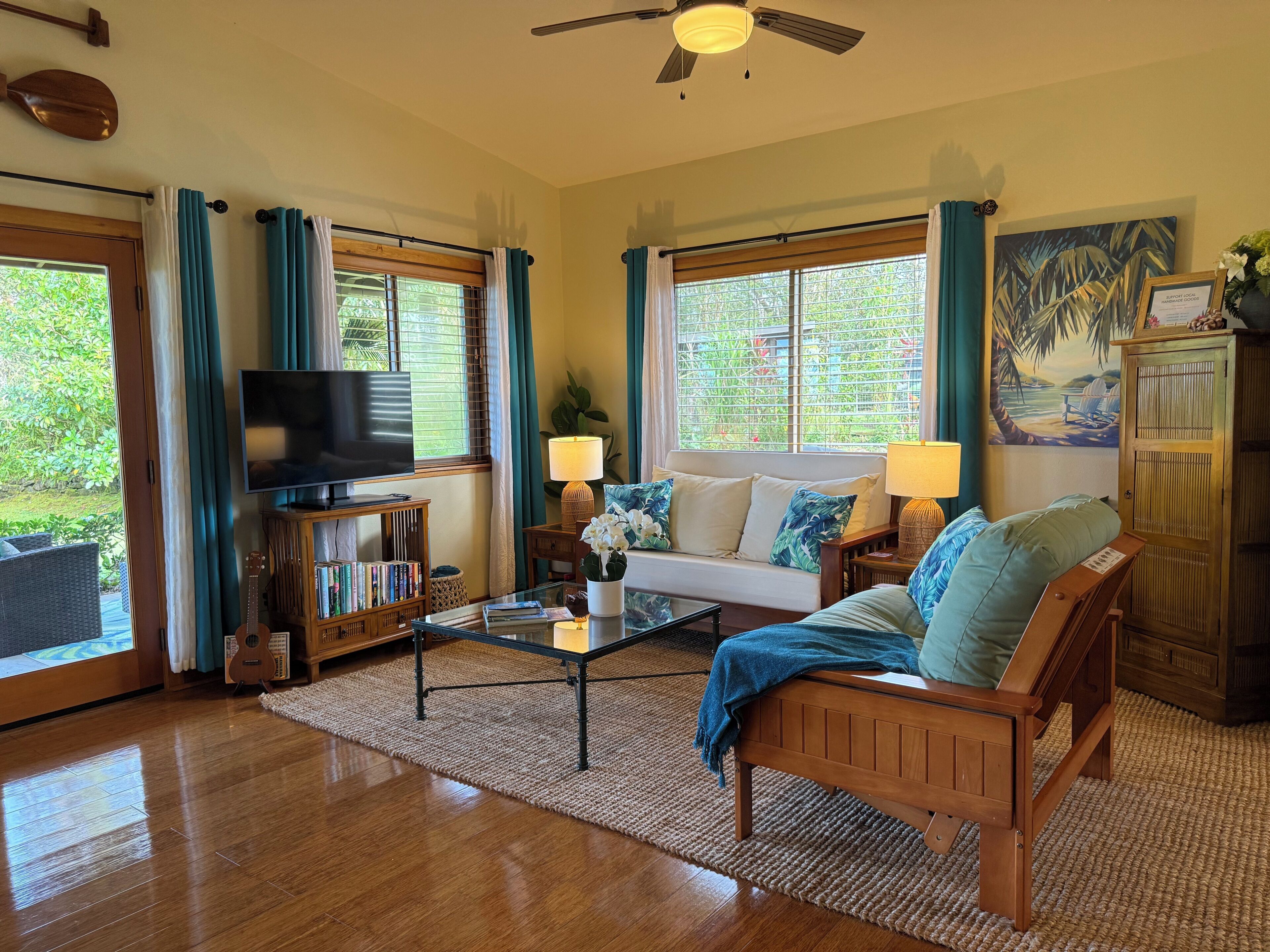 Smart TV, books, stereo