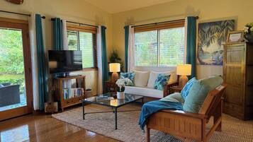 Smart TV, books, stereo