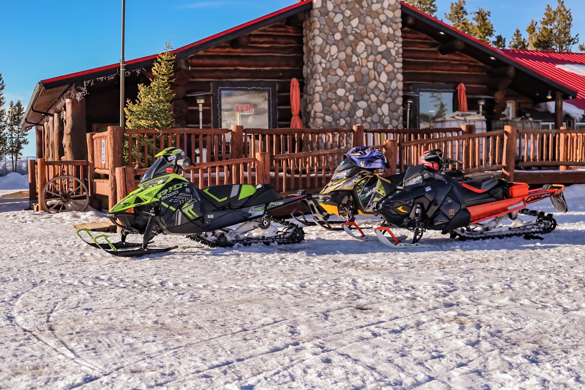 lunch and dinner served