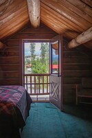 Family Cabin, Balcony, Mountain View | Free WiFi, bed sheets