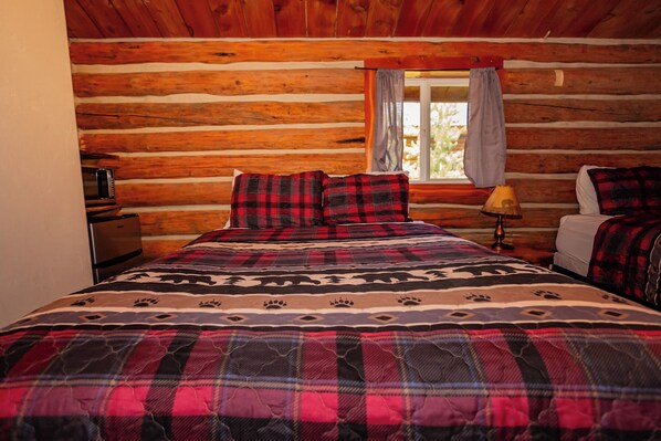 Cabane Standard, 2 grands lits, patio, vue montagne