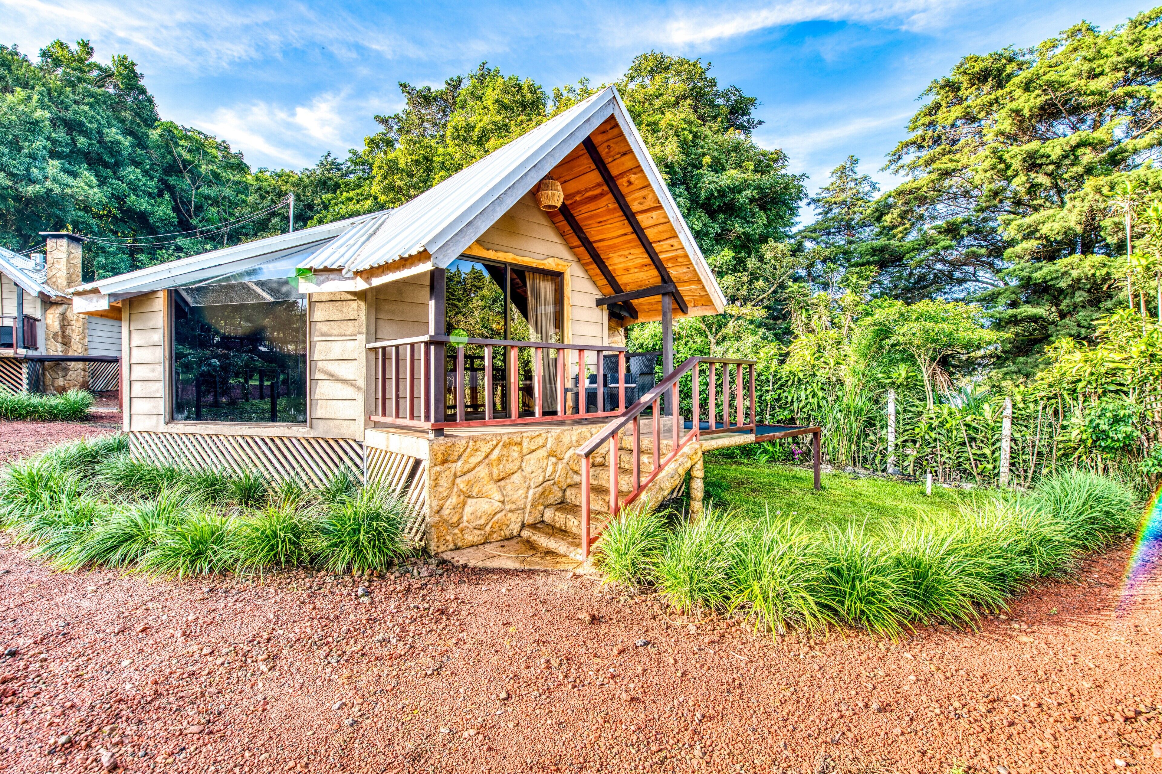 Cabaña Deluxe | Ropa de cama de alta calidad, edredón y escritorio 