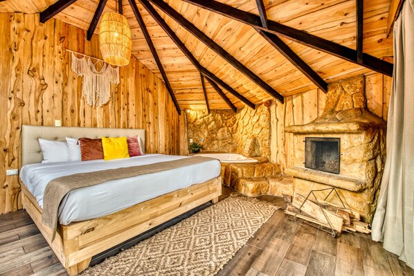 Deluxe Cabin | Premium bedding, down duvets, desk, laptop workspace - Hotel & Spa El Escondite de la Montaña (Sabana Redonda)