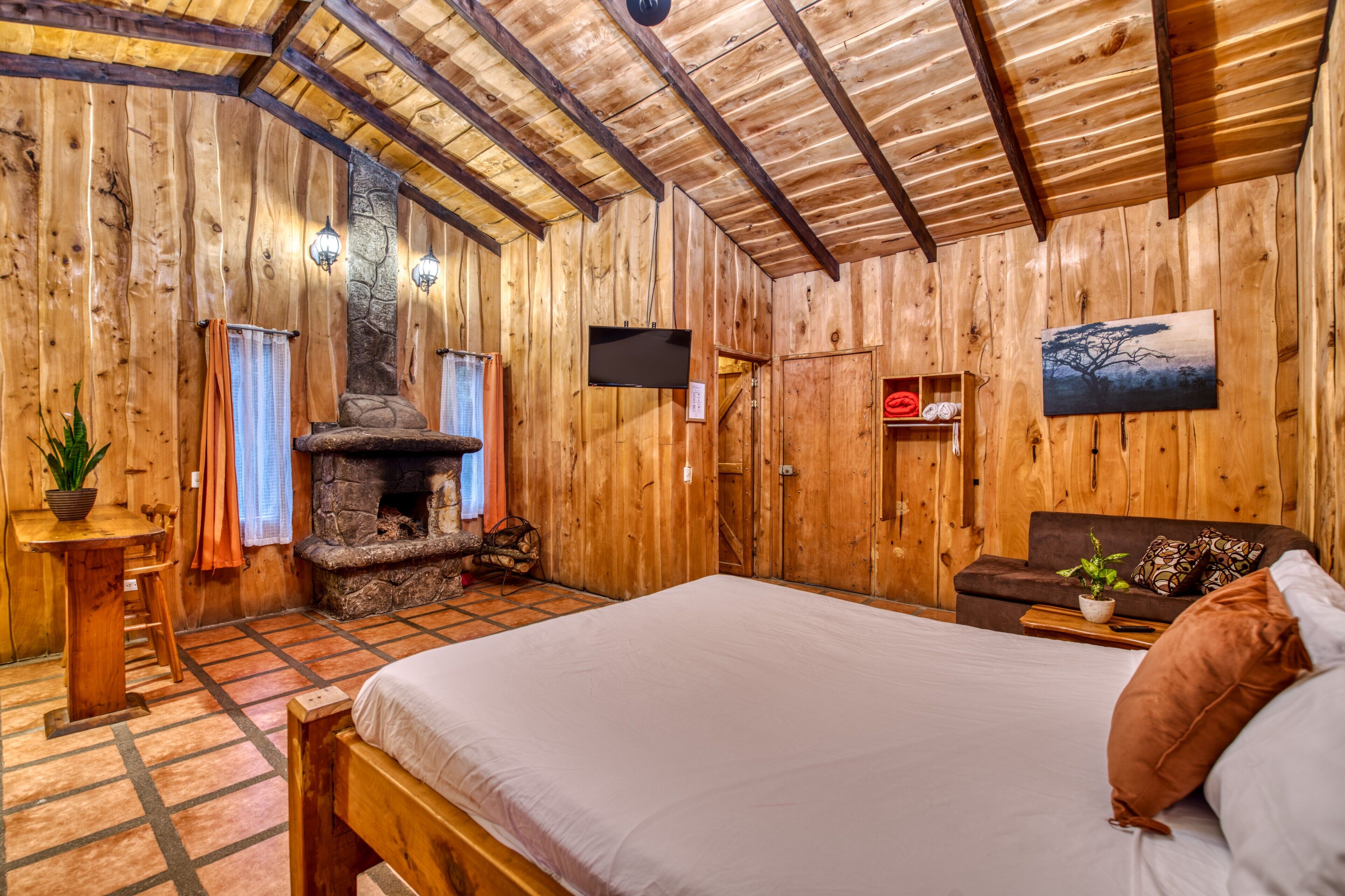 标准小屋, 1 张大床 | 高档床上用品、羽绒被、办公桌、笔记本电脑工作区