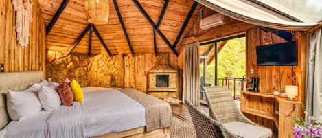 Deluxe Cabin | 2 bedrooms, premium bedding, down comforters, desk