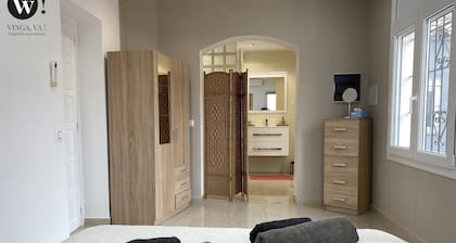 Villa 3 Schlafzimmer, 2 BĂ€der, privater Pool, Klimaanlage und WLAN