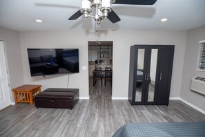 熨斗/熨衫板、免費 Wi-Fi、床單