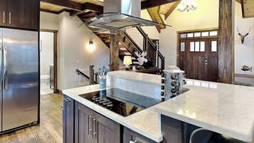 House (5 Bedrooms) | Property amenity