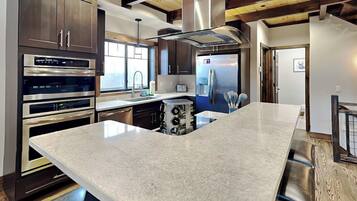 House (5 Bedrooms) | Property amenity