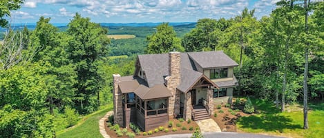 House (5 Bedrooms) | Front of property