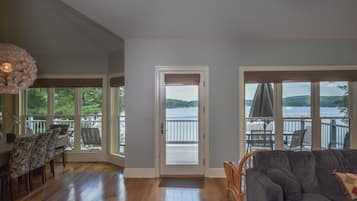 Casa (4 Bedrooms) | Servicio de la propiedad