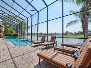 Et oppvarmet basseng