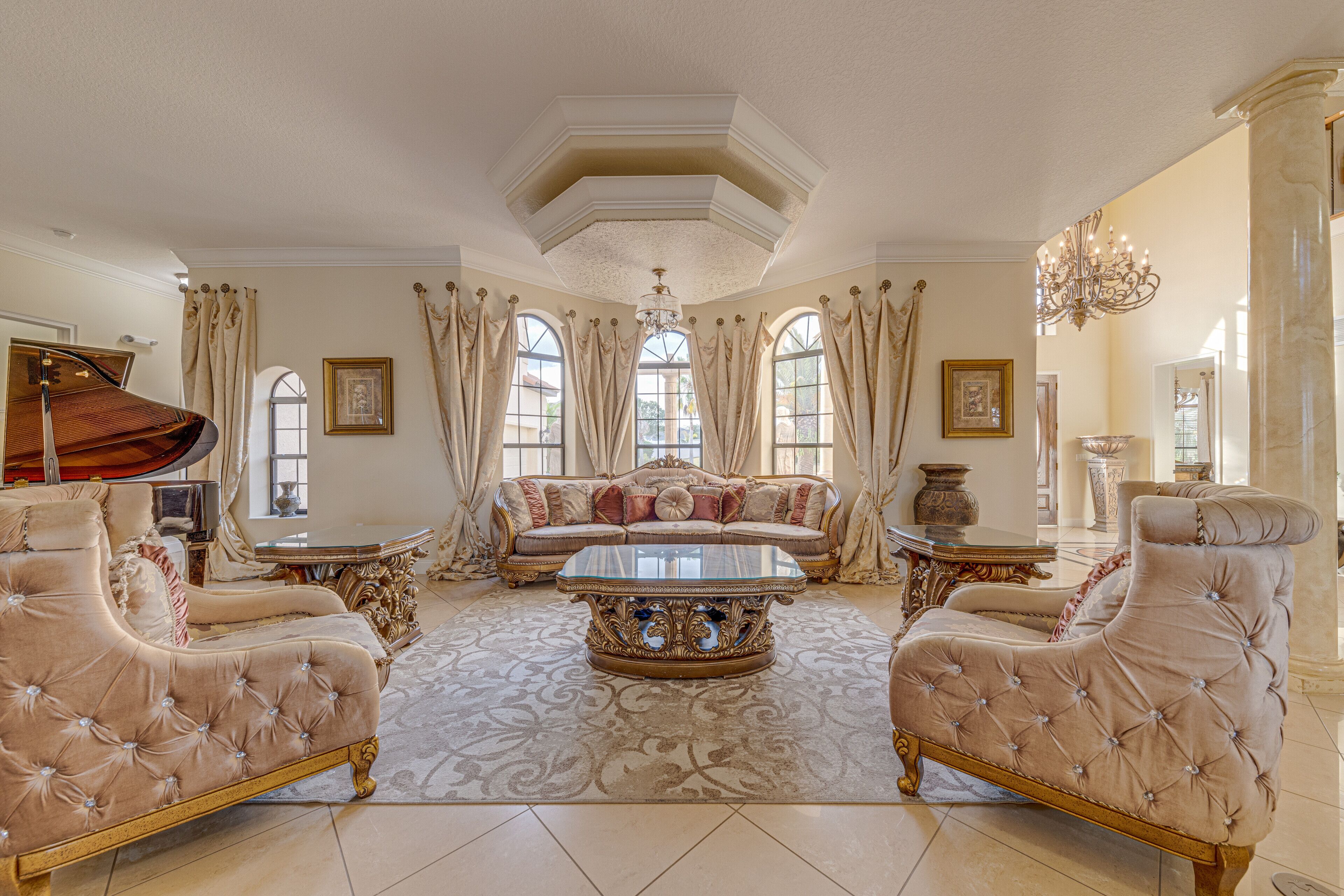 المنشأة من الداخل