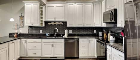 House (5 Bedrooms) | Property amenity