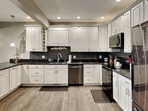 House (5 Bedrooms) | Property amenity - Alla Famiglia by Taylor Made Deep Creek (Oakland)