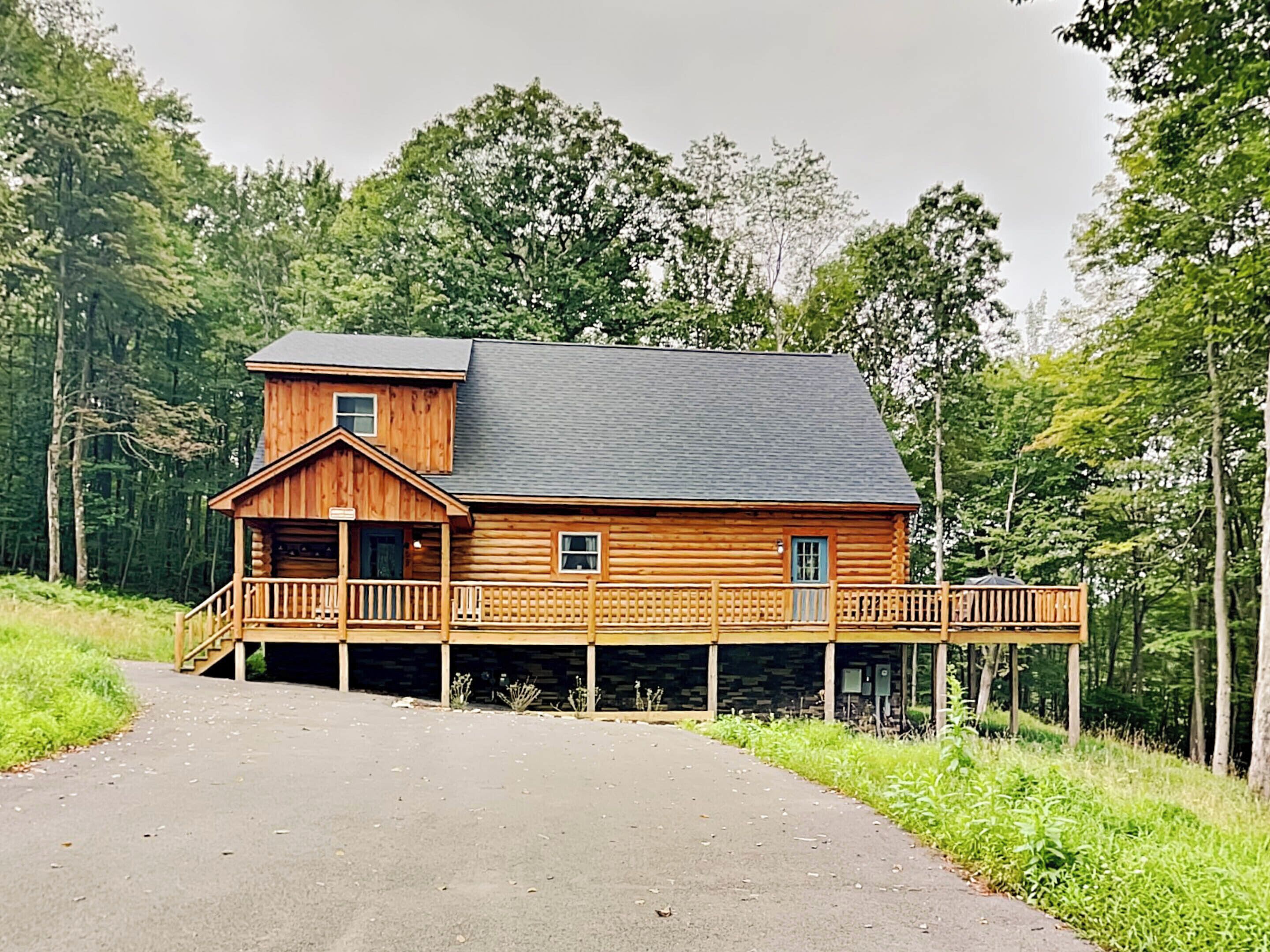 House (5 Bedrooms) | Exterior