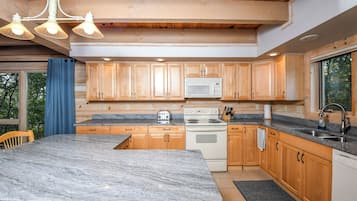 Casa (5 Bedrooms) | Servicio de la propiedad