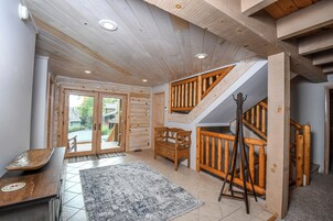 House (5 Bedrooms) | Property amenity