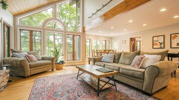 House (5 Bedrooms) | Property amenity