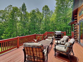 House (5 Bedrooms) | Property amenity