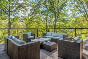 منزل (5 Bedrooms) | وسائل الراحة في المنشأة