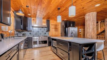 House (5 Bedrooms) | Property amenity
