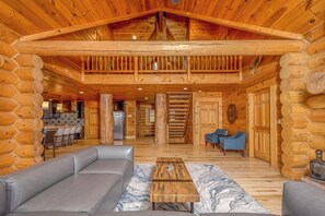 House (5 Bedrooms) | Property amenity