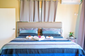 7 chambres, coffre-fort, fer et planche à repasser