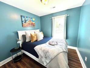 2 chambres, fer et planche à repasser, Wi-Fi, draps fournis