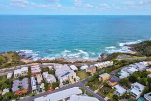 Unclassified image, 3 of 26, button - Coolum First Bay 121 (Coolum Beach)
