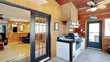 House (3 Bedrooms) | Property amenity