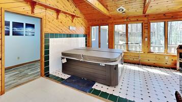 House (3 Bedrooms) | Property amenity