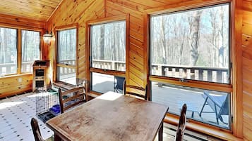 House (3 Bedrooms) | Property amenity