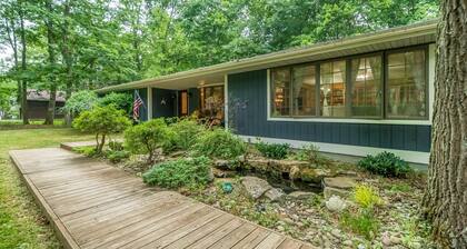 Bear Cave Blues by Taylor Made Deep Creek