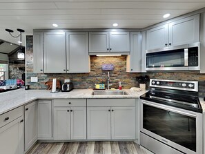 House (3 Bedrooms) | Property amenity