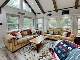 House (3 Bedrooms) | Property amenity