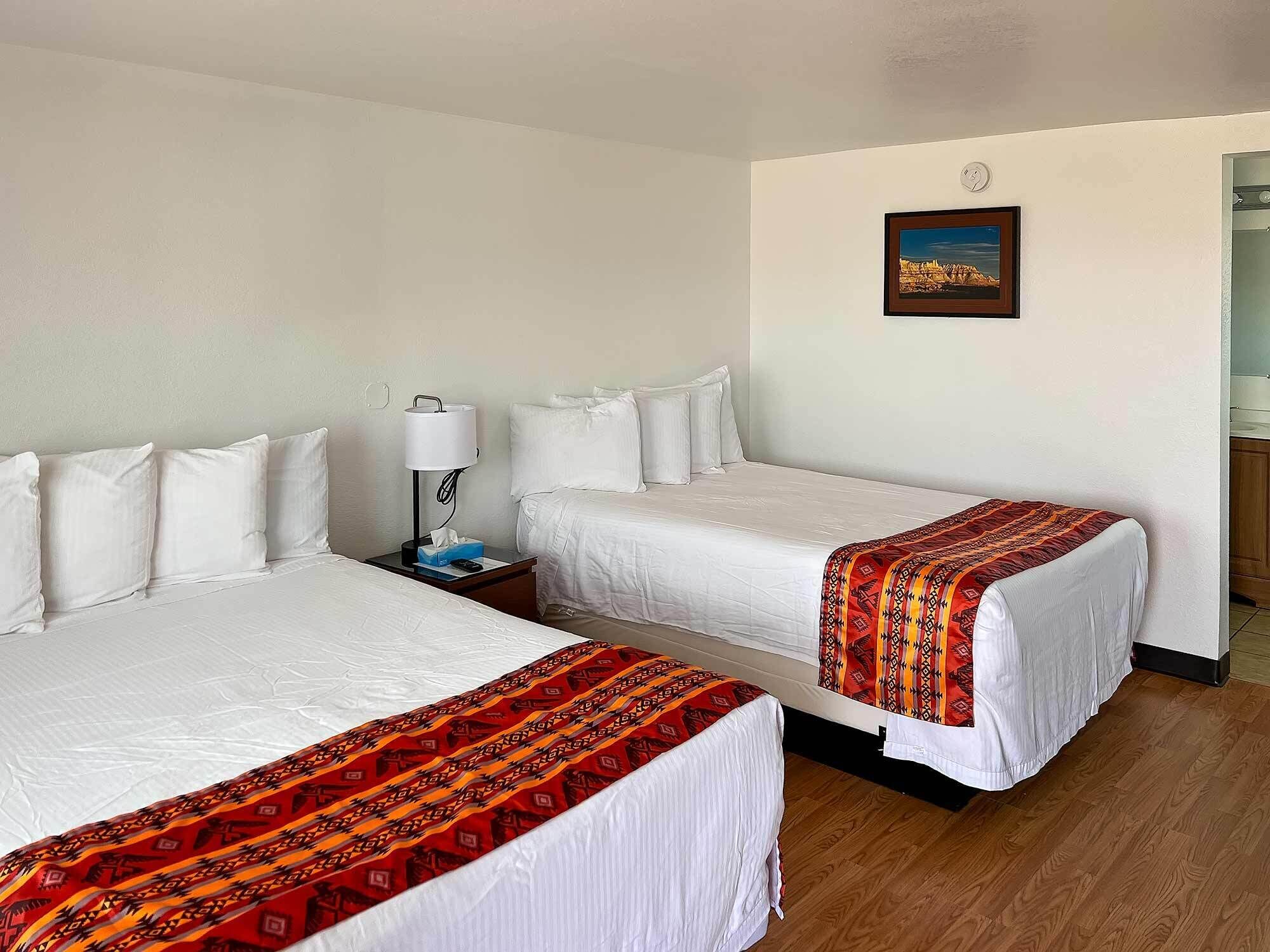 Habitació doble bàsica | Cortines opaques, wifi gratuïta i roba de llit 