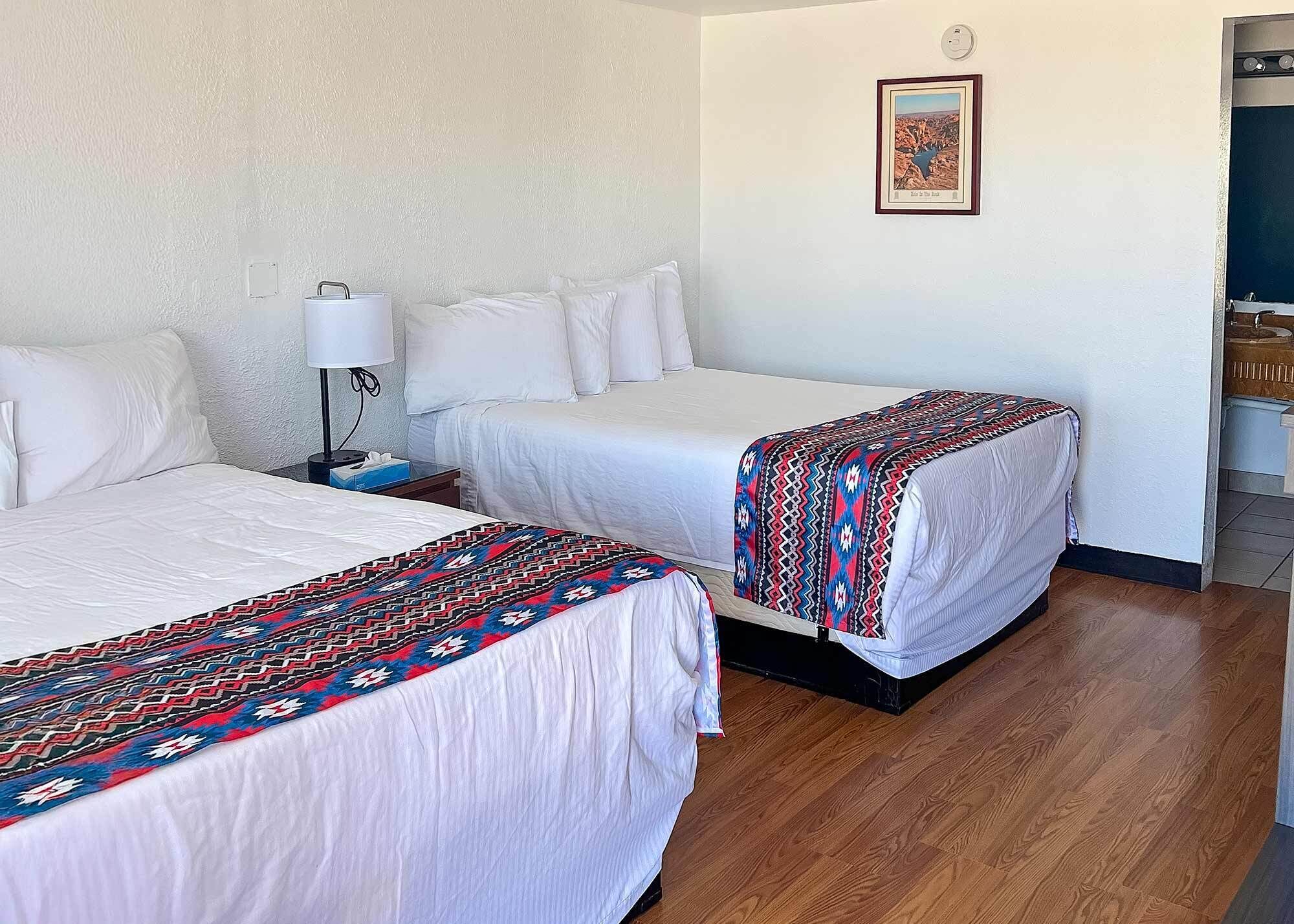 Habitació doble bàsica | Cortines opaques, wifi gratuïta i roba de llit 