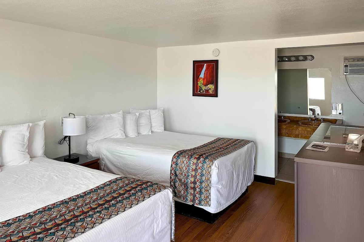 Habitació doble bàsica | Cortines opaques, wifi gratuïta i roba de llit