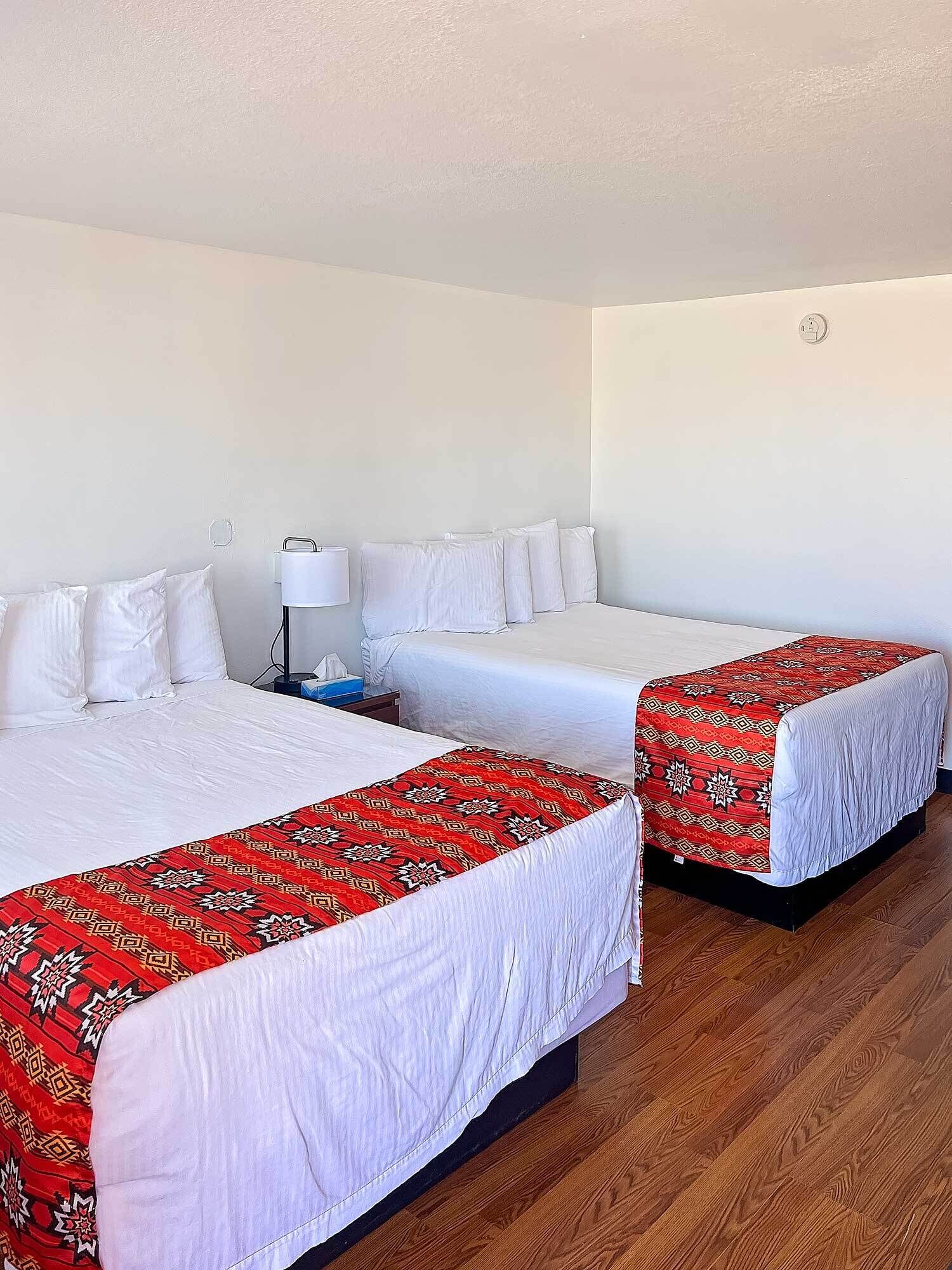 Habitació doble bàsica | Cortines opaques, wifi gratuïta i roba de llit 