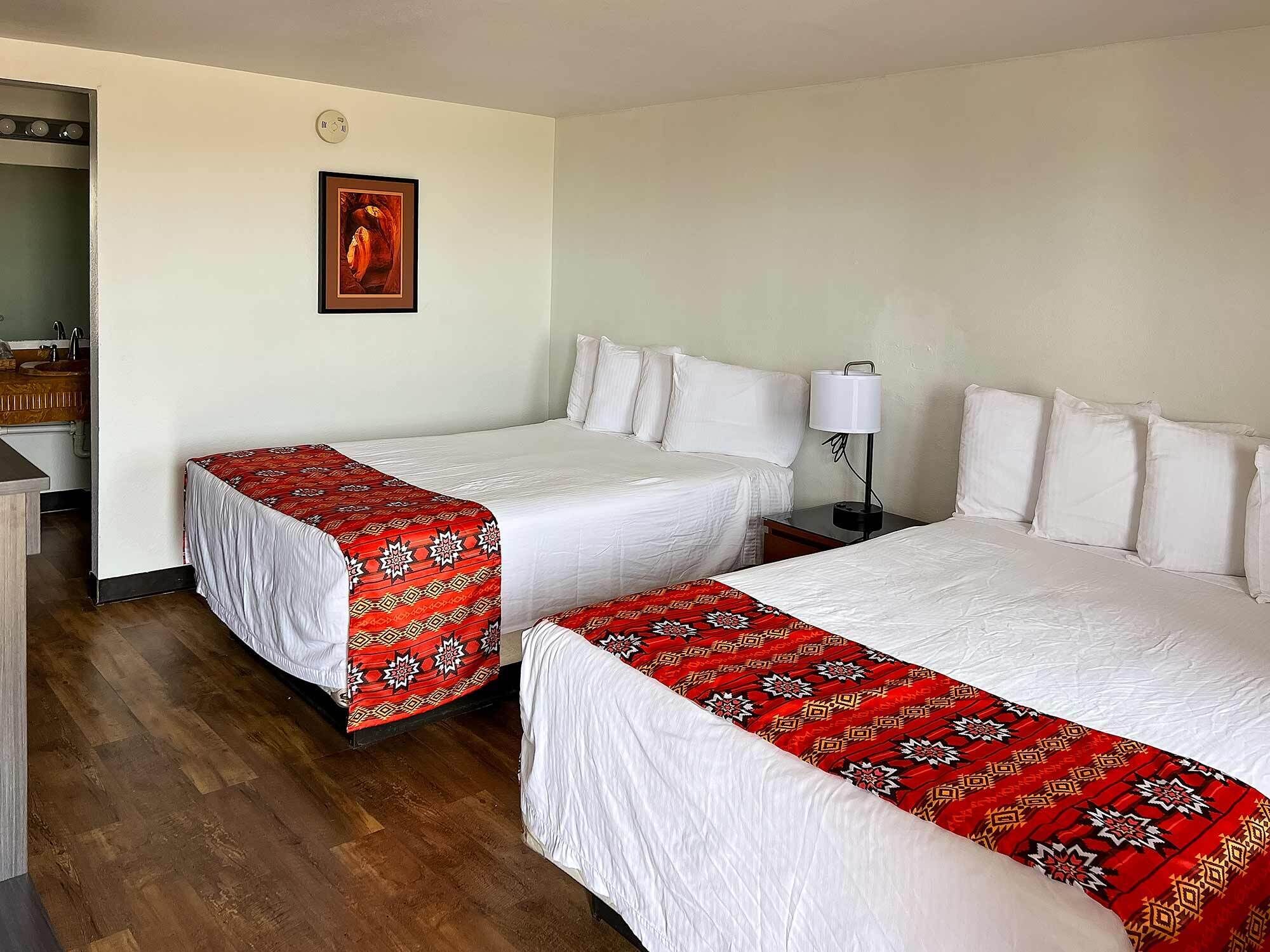 Habitació doble bàsica | Cortines opaques, wifi gratuïta i roba de llit 