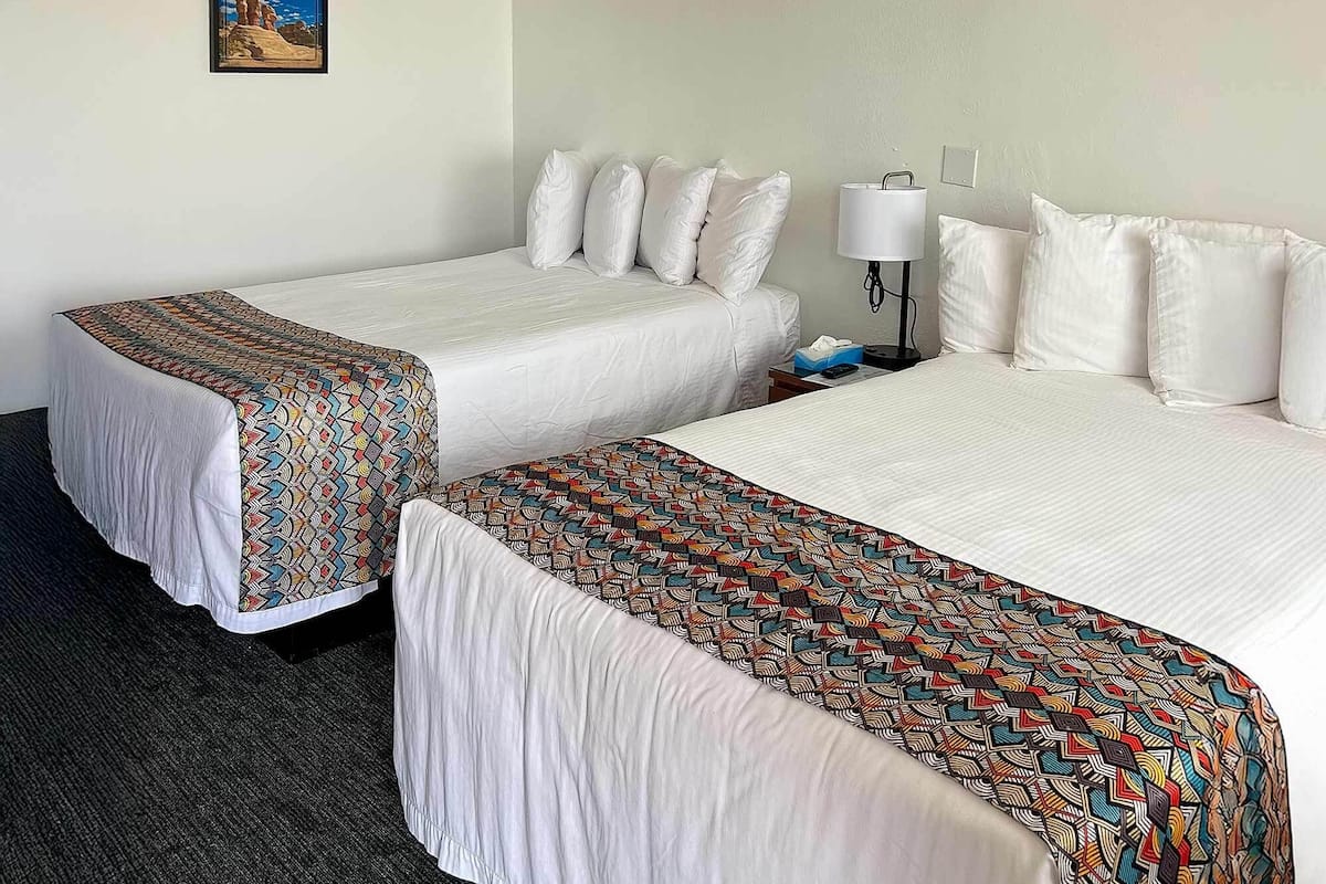 Habitació doble bàsica | Cortines opaques, wifi gratuïta i roba de llit