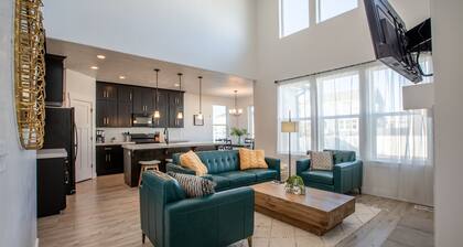 Family Gathering Place 6 BD Home Hot Tub sleeps 12