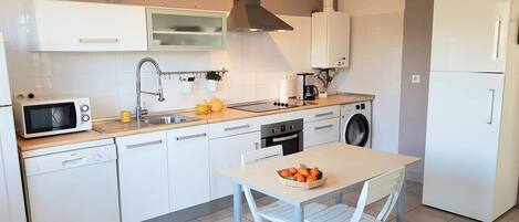 Fridge, oven, dishwasher, toaster