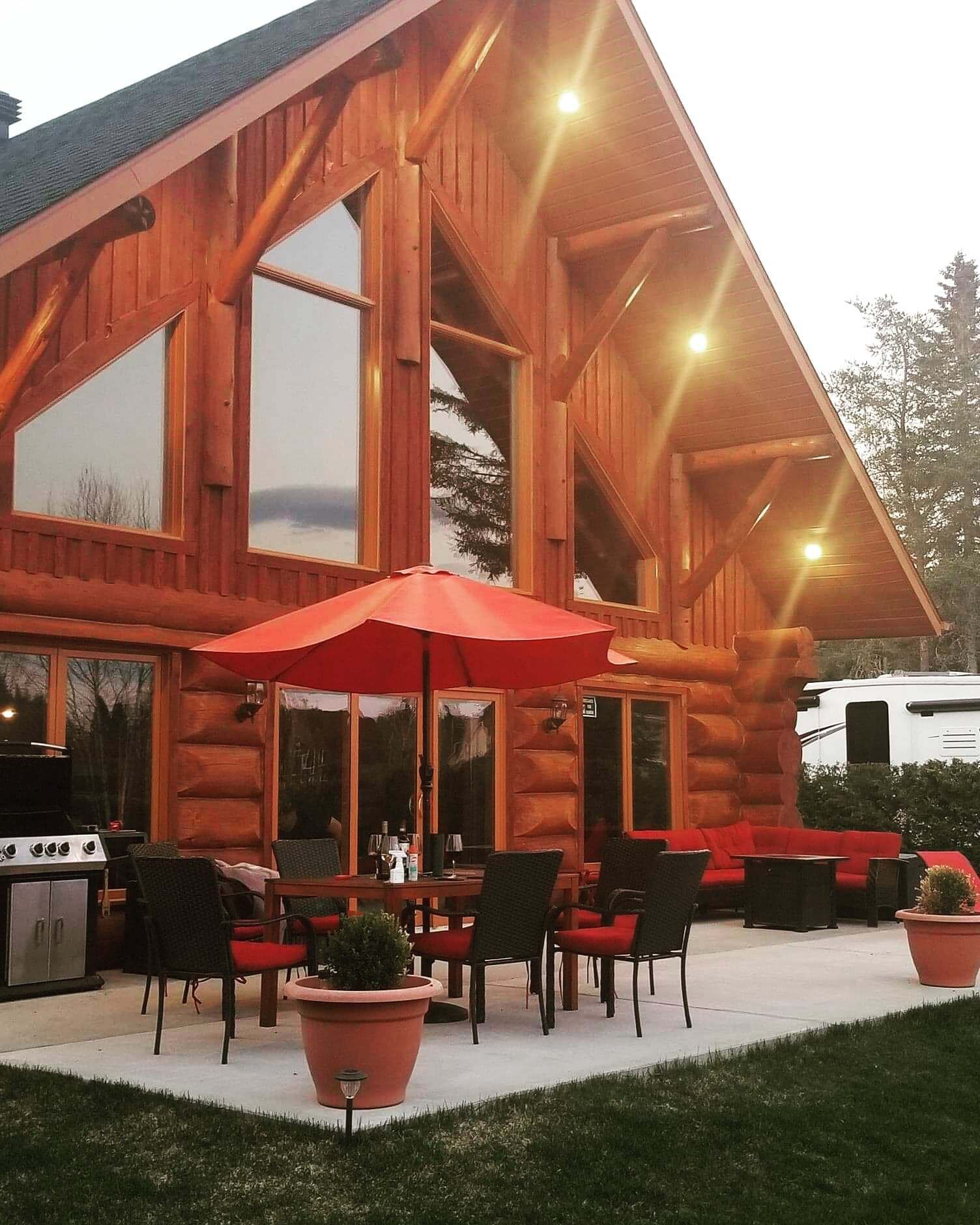 Le Jadanie Chalet - log chalet, beach front