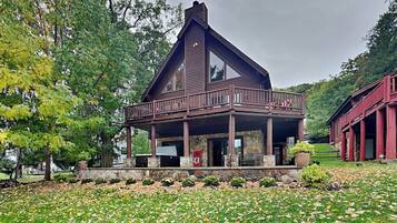 House (5 Bedrooms) | Exterior