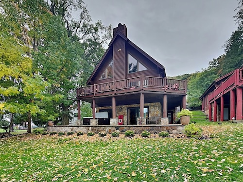 Bear Hollow Lodge by Taylor Made Deep Creek