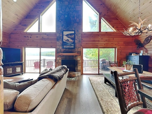 Bear Hollow Lodge by Taylor Made Deep Creek