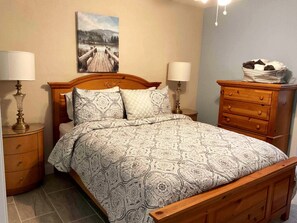 1 soverom, strykejern/-brett, wi-fi (inkludert) og sengetøy