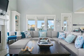 Unclassified image, 4 of 42, button